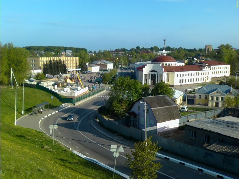 Гуляния на центральной площади