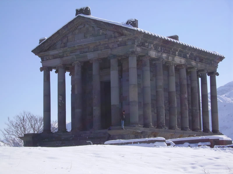 Языческий храм Гарни. Iв (арм. Գառնի)