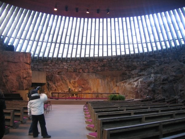 Хельсинки. Церковь в скале.